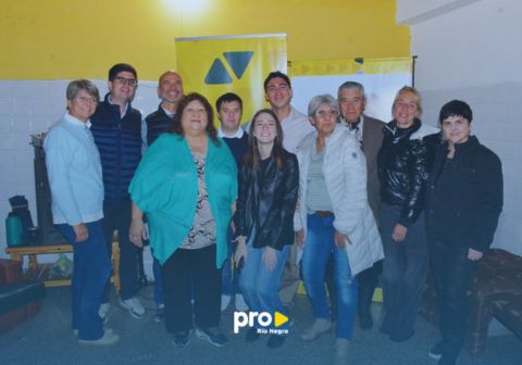 06 Inauguración local PRO Pomona VALLE MEDIO - Juan Martín - Facundo López -Gabriela Picotti-Juani Murillo -María Laura Frei- Río Negro