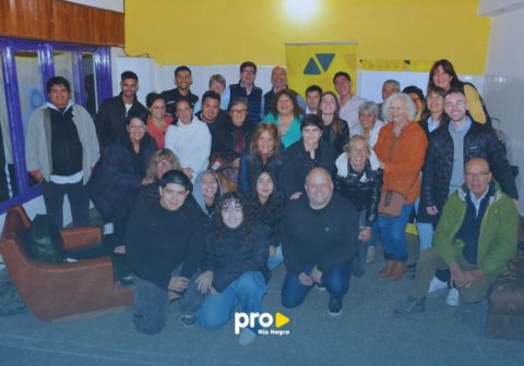 07 Inauguración local PRO Pomona VALLE MEDIO - Juan Martín - Facundo López -Gabriela Picotti-Juani Murillo -María Laura Frei- Río Negro