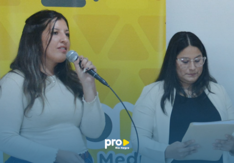 004- Inauguración Sede PRO Darwin- Taty Reyes- Vanesa Velásquez